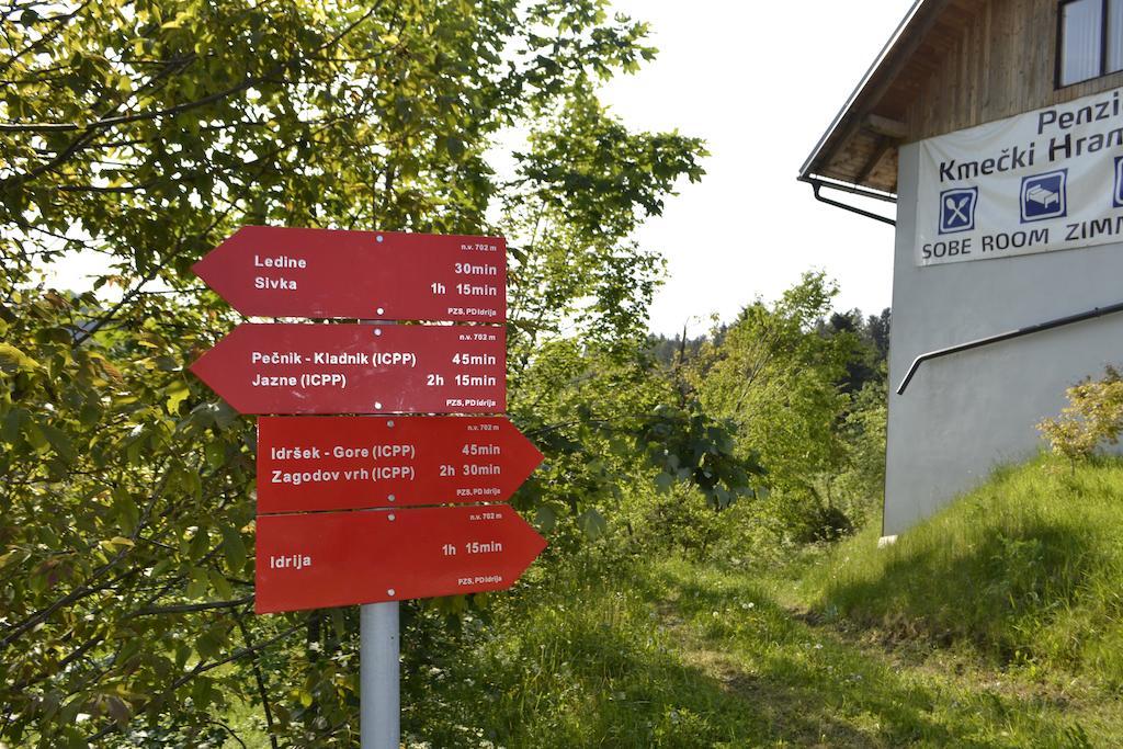 Guest House Kmecki Hram Fortuna Idrija Kültér fotó
